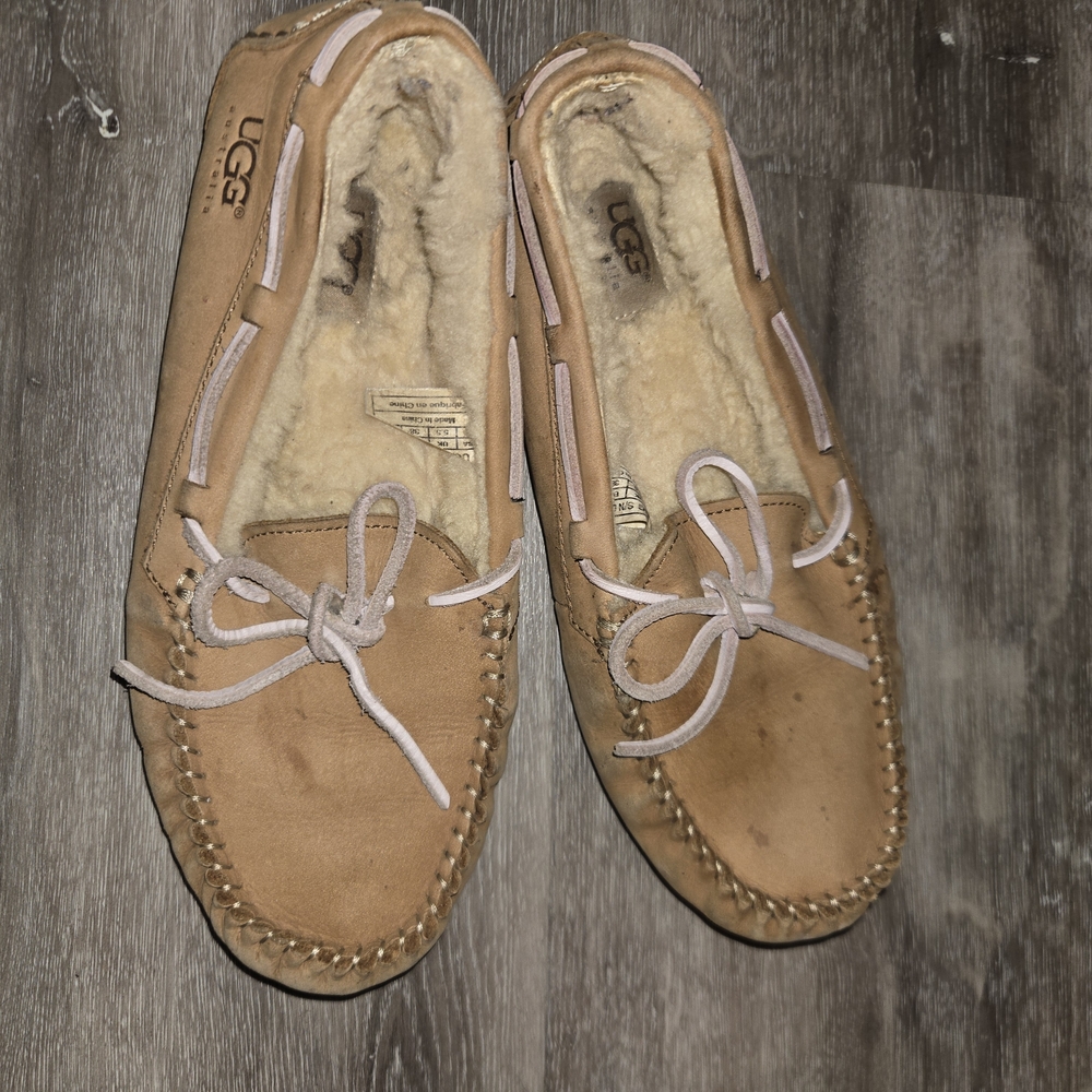 UGG Chestnut Suede Moccasins with‎ Bow